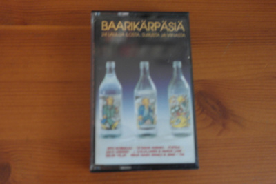 Baarikärpäsiä 1. C-kasetti.