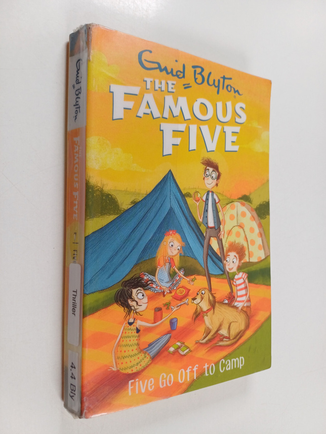 Enid Blyton : Famous Five : Five Go Off to Camp 7