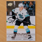 2025-26 Upper Deck Jani Nyman Young Guns #209 - pikkukuva 1