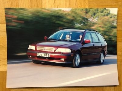 Lehdistökuva Volvo V40