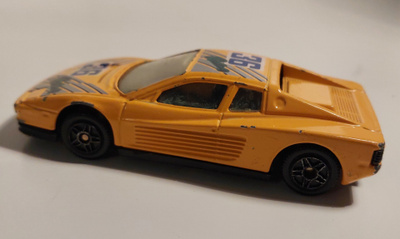 Ferrari leluauto 1/43