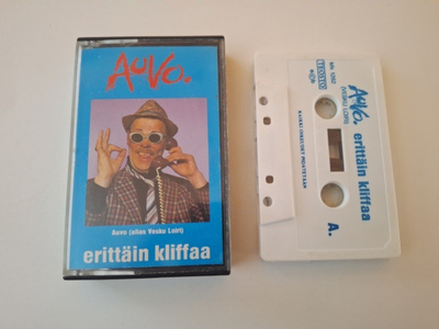 AUVO (VESA-MATTI LOIRI) - ERITTÄIN KLIFFAA c-kasetti