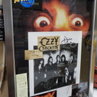 OZZY OSBOURNE TAULU VIIDELLÄ NIMMARILLA - pikkukuva 1