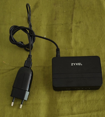 Zyxel kytkin 5 porttia