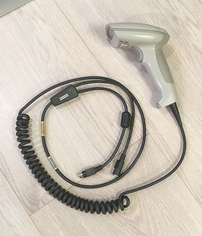 HHP IT3800LR-12 viivakoodilukija PS/2