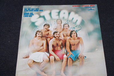 Steam - Na Na Hey Hey.. LP