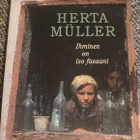 Ihminen on iso fasaani Herta Müller - pikkukuva 1