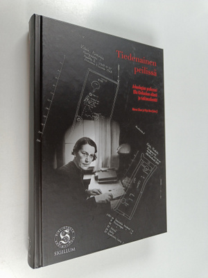 Tiedenainen peilissä
