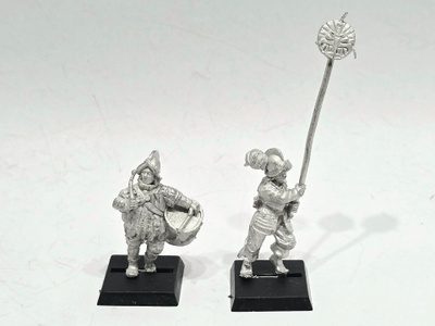 WHFB - Pirazzo's Lost Legion Musician + Standard [G27]