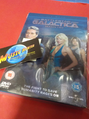BATTLESTAR GALACTICA SEASON TWO DVD BOX