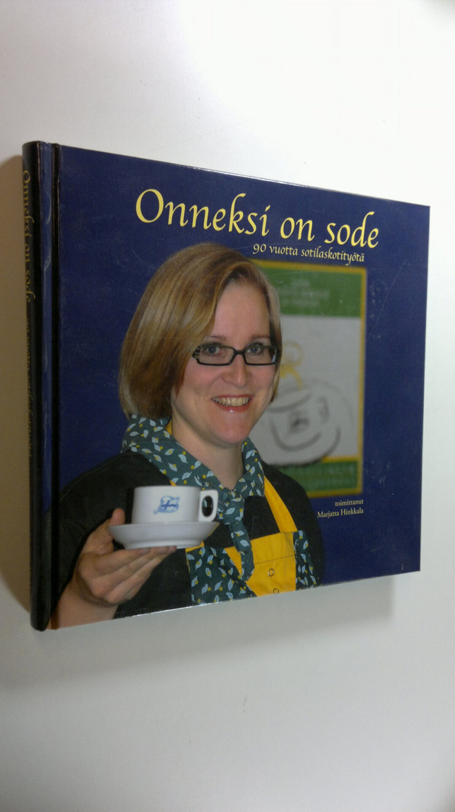 Marjatta (toim.) Hinkkala : Onneksi on sode : 90 vuotta s...