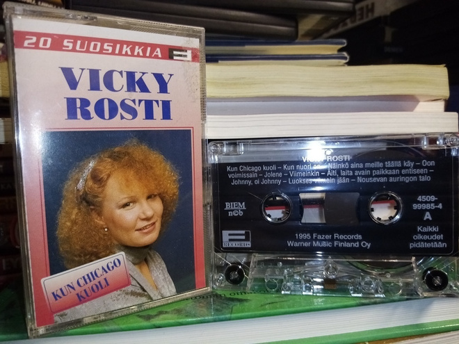C-KASETTI :  Vicky : Kun Chicago kuoli -  20 SUOSIKKIA