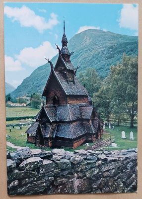 Borgund, sauvakirkko, väripk, p. 1975 Suomeen