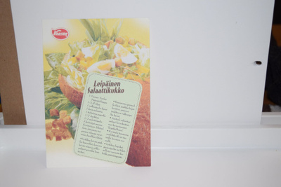 postikortti (A) leipäinen salaattikukko
