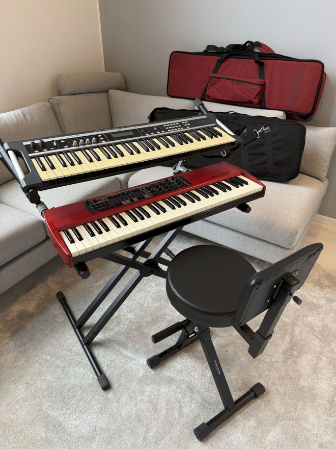 Nord Electro 2 + Korg X50 + teline, laukut ja tarvikkeet