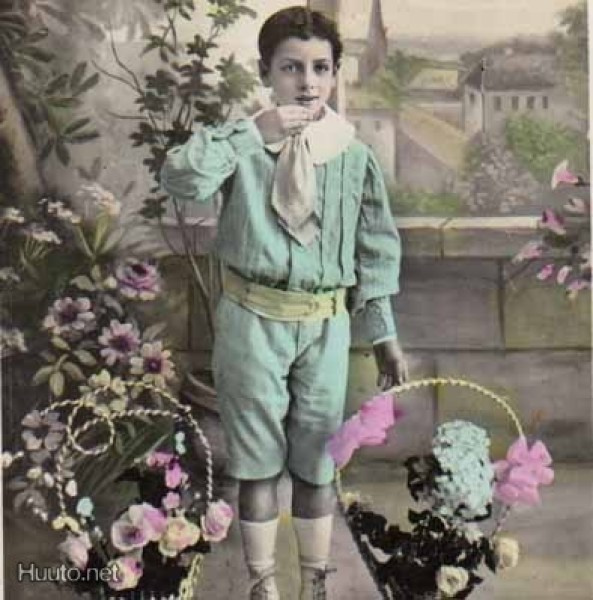LAPSI / Romanttinen poika ja kauniit kukkakorit. 1900-l.