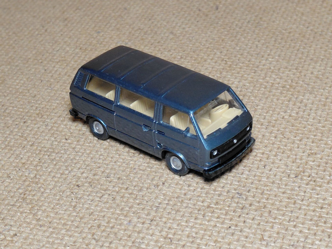 Volkswagen 	T3 Transporter	bussi	1984 sininen 1:87	Wiking