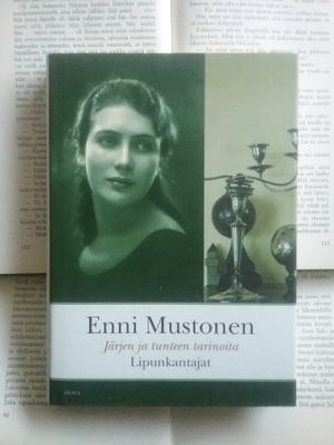 Enni Mustonen - Lipunkantajat (sid.)