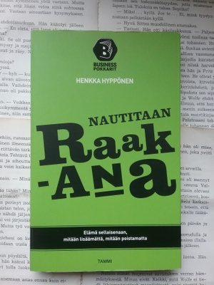 Henkka Hyppönen - Nautitaan raakana (pokkari)