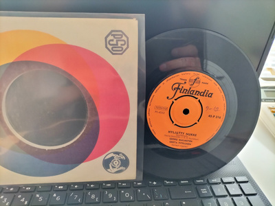 GEORG MALMSTEN & GRETA PITKÄNEN, Mikki Hiiri meri... 7'' -??