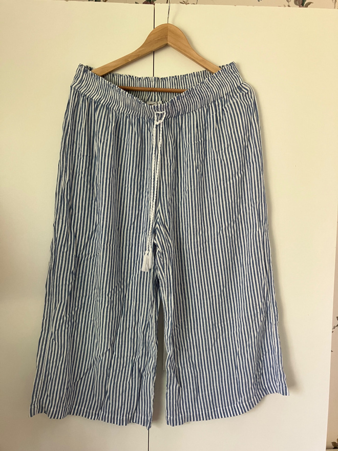 Pola uusi housuhame L-XL