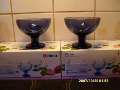 IITTALA VERNA JÄLKIRUOKAMALJA 110MM MUSTIKKA 2 KPL