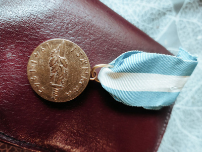 41-45 muistomitali