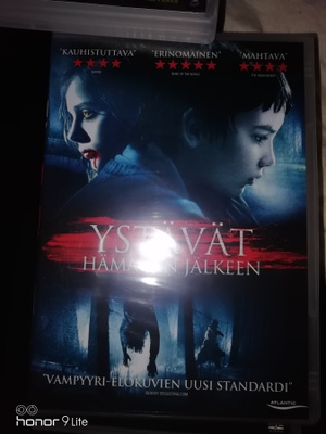 Ystävät Hämärän jälkeen
