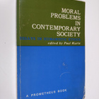Paul Kurtz : Moral Problems in Contemporary Society - Ess... - pikkukuva 1