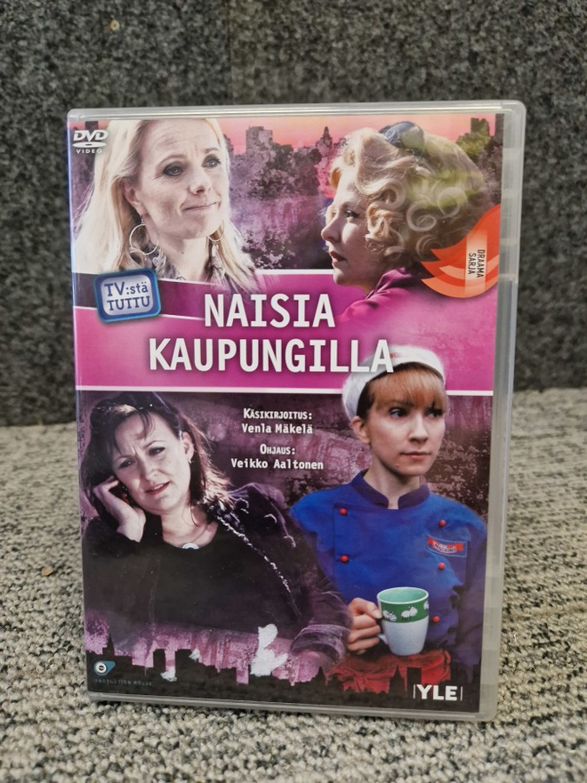 Naisia kaupungilla DVD