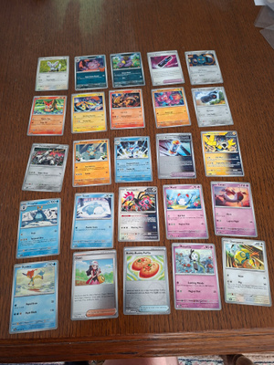 Pokemon kortit 25 kpl
