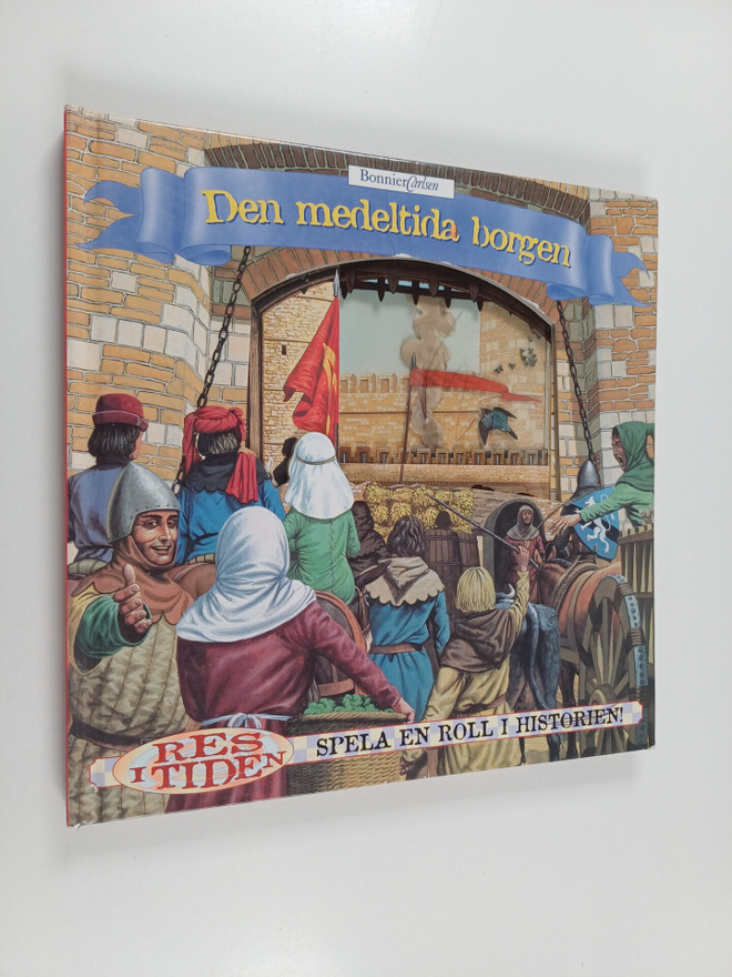 Andrew Langley : Den medeltida borgen : res i tiden, spel...