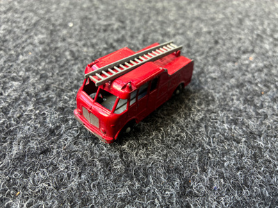 Matchbox Lesney paloauto 50-luvulta n 1/64 pikkuauto.