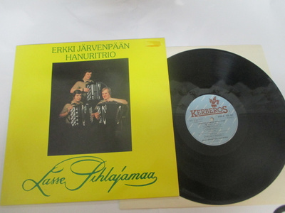ERKKI JÄRVENPÄÄN HANURITRIO soittaa lasse järvenpään sävel..