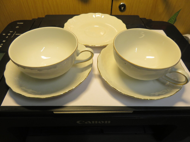 WINTERLING   2 kpl kahvi / teekuppi + 3 kpl  aluslautanen