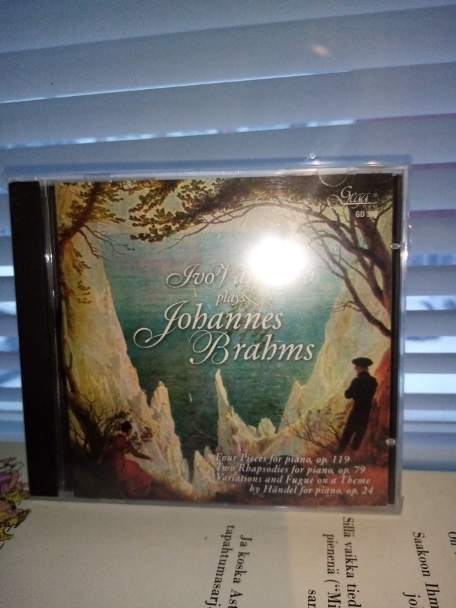 CD IVO VARBANOV PLAYS JOHANNES BRAHMS ( SIS POSTIKULU