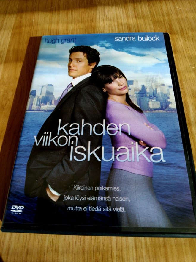 KAHDEN VIIKON ISKUAIKA     DVD          ( wb )