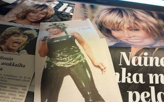 TINA TURNER -lehtileikkeitä