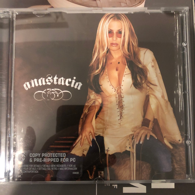 Anastasia: Anastasia. 2004.