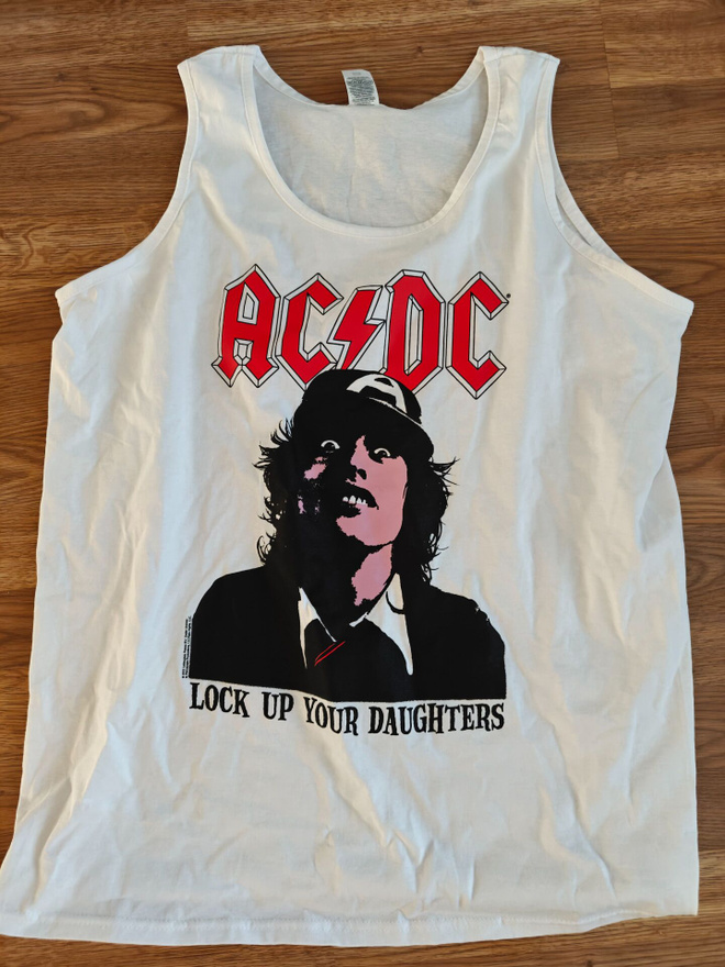 AC/DC lock up your daughters hihaton paita (uusi)