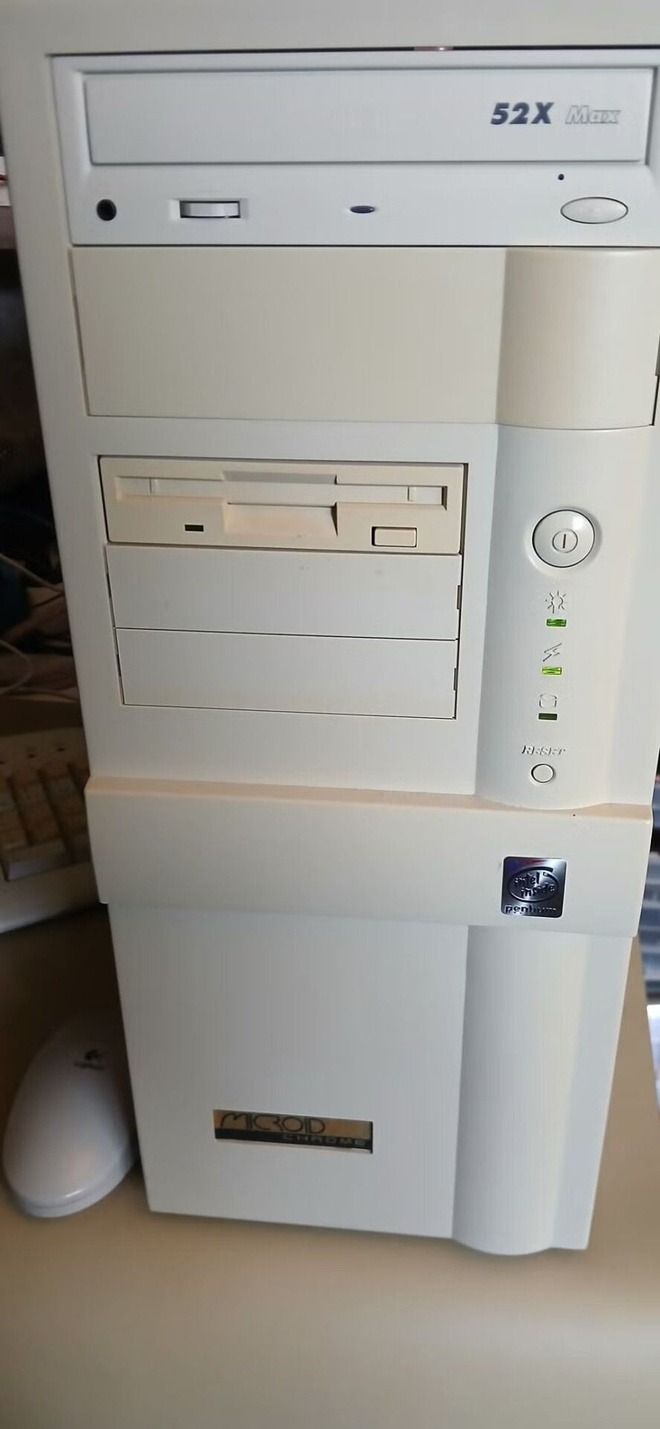 MMX 166 MHz keskusyksikkö