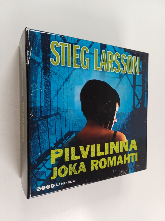 Stieg Larsson : Pilvilinna joka romahti