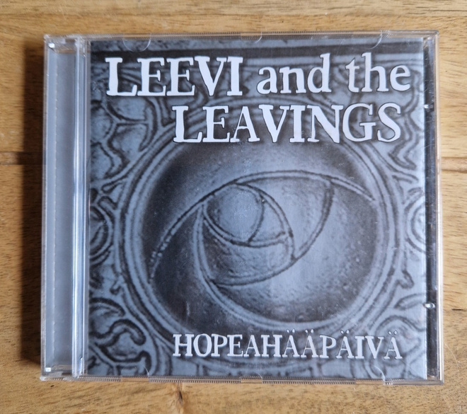 Leevi and the Leavings hopeahääpäivä CD