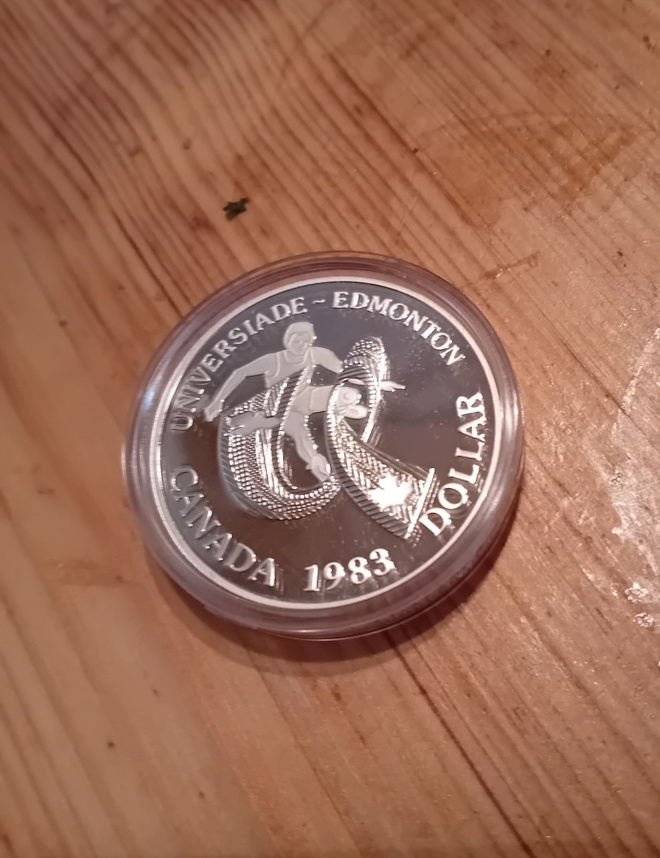 Myydään juhlaraha Canada Universiade 1983