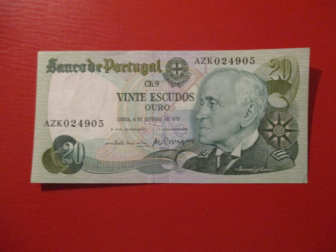 PORTUGAL 20 ESCUDOS 1978 KL7  (K15-S108)