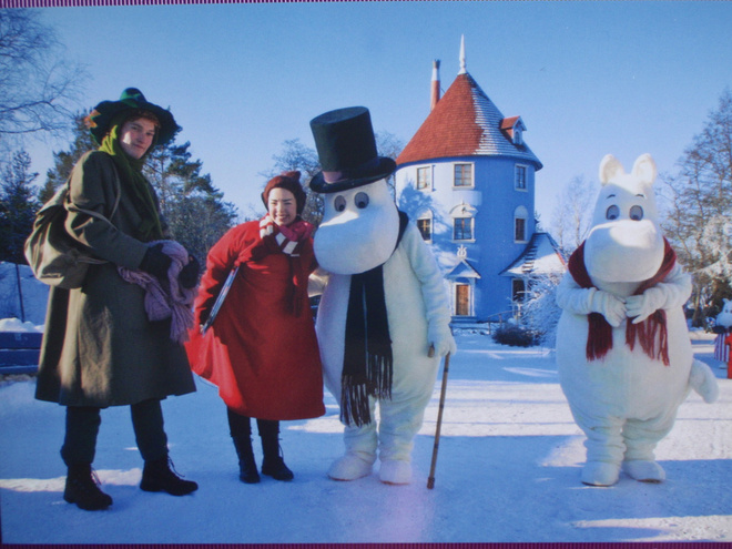 Muumit hereillä talvisessa muumilaaksossa