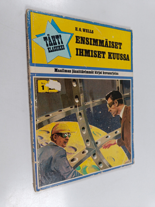 Tähtiklassikko N:o 1 : Ensimmäiset ihmiset kuussa