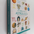 Judy Hall : La biblia de la astrologia : guia definitiva ... - pikkukuva 1