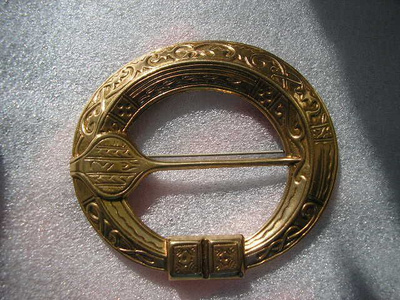 Kalevala koru pronssi solki -169 hevosenkenkäsolki