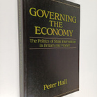 Peter A. Hall : Governing the economy : the politics of s... - pikkukuva 1
